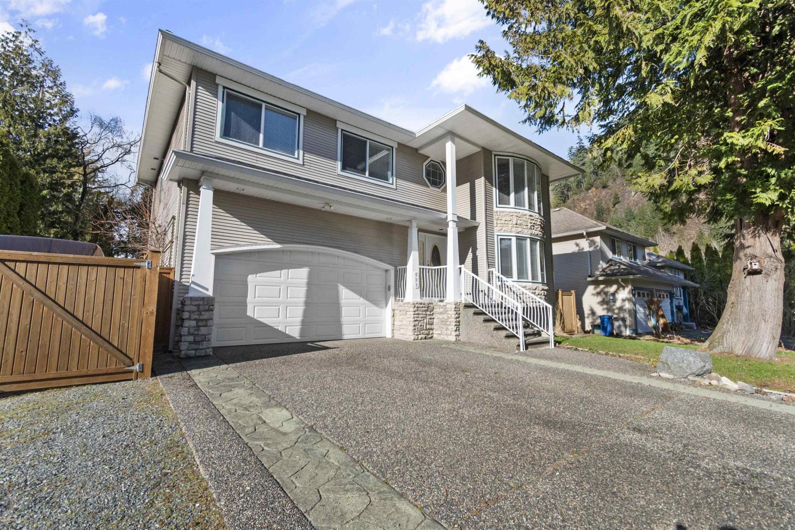 521 Driftwood Avenue, Harrison Hot Springs, British Columbia  V0M 1K0 - Photo 2 - R2856740