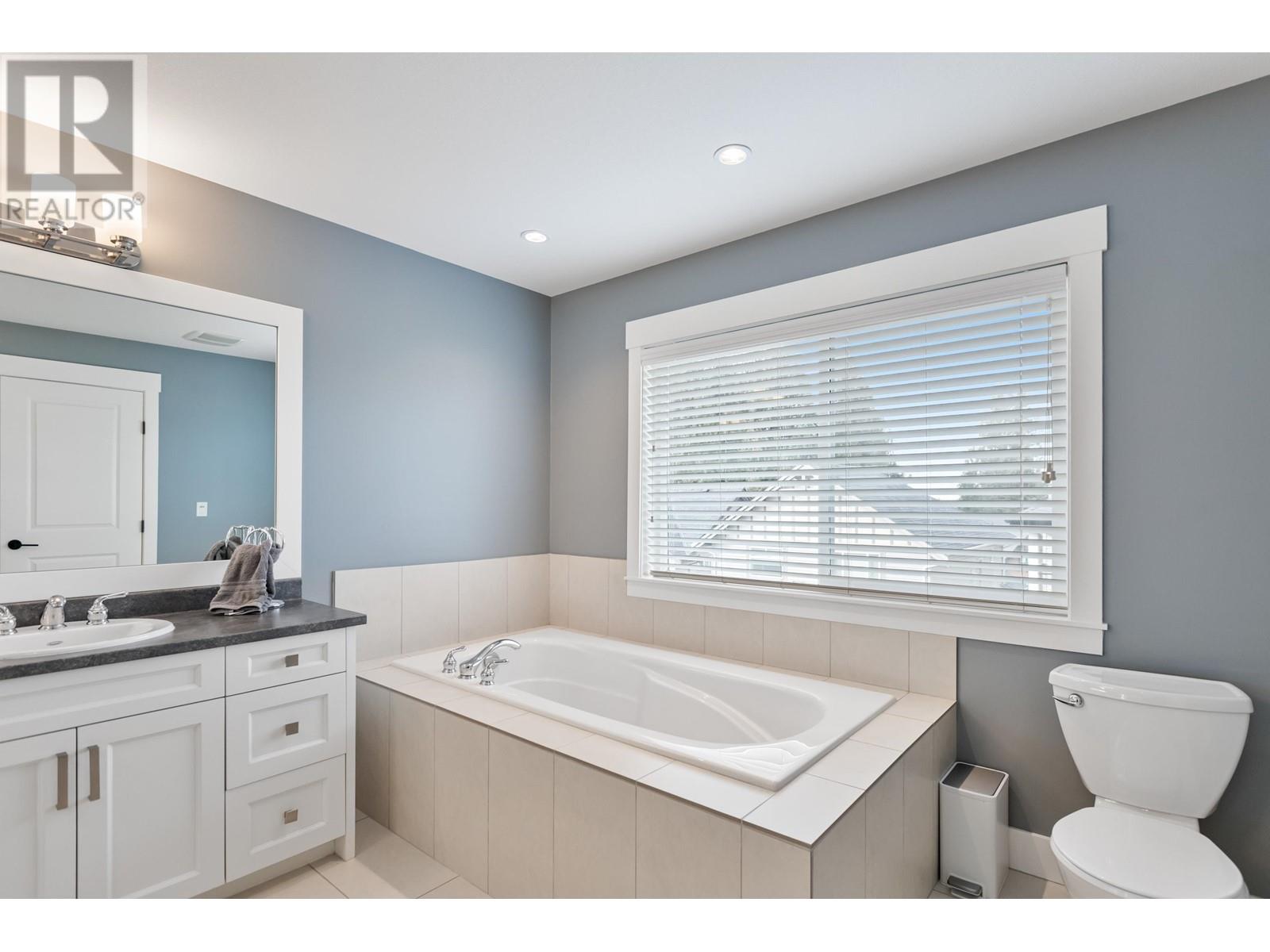 10053 247 Street, Maple Ridge, British Columbia  V2W 0H1 - Photo 15 - R2857321