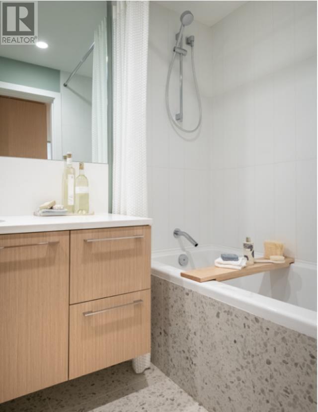 2207 2425 Alpha Avenue, Burnaby, British Columbia  V6C 0K2 - Photo 3 - R2857400
