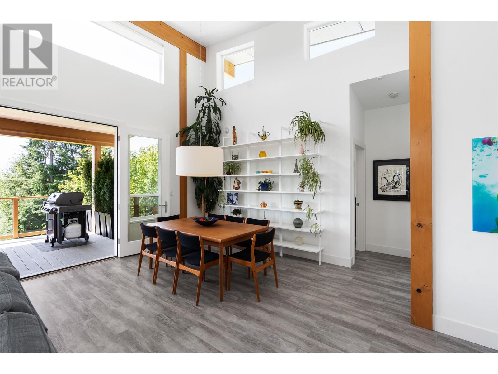 111 Wharf Road, Gibsons, British Columbia  V0N 1V6 - Photo 12 - R2857406