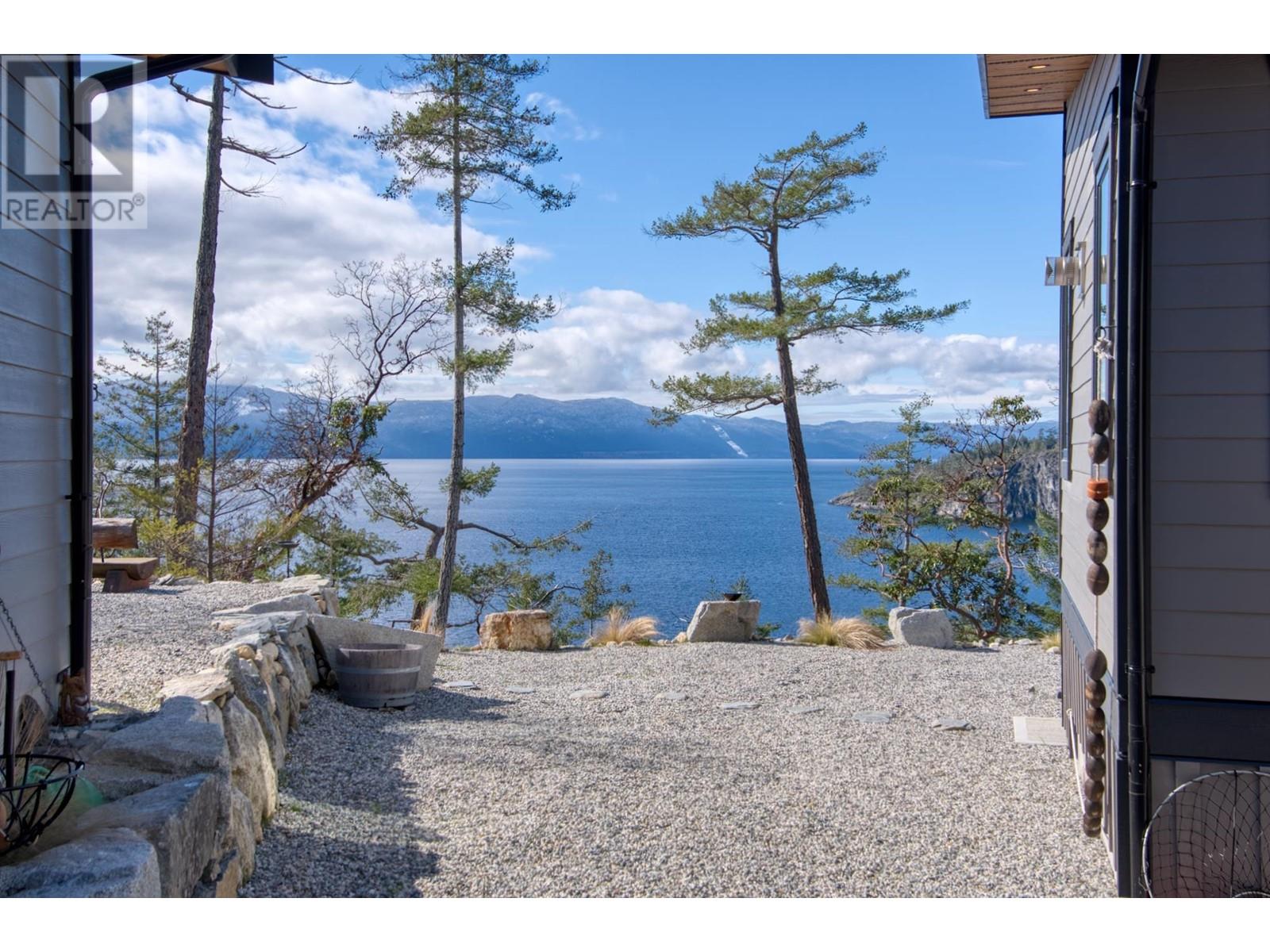 13595 Sakinaw Drive, Garden Bay, British Columbia  V0N 1S1 - Photo 38 - R2857427