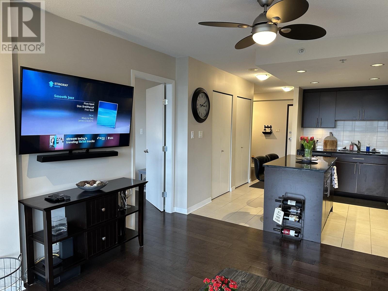 604 575 Delestre Avenue, Coquitlam, British Columbia  V3K 0A6 - Photo 8 - R2857476