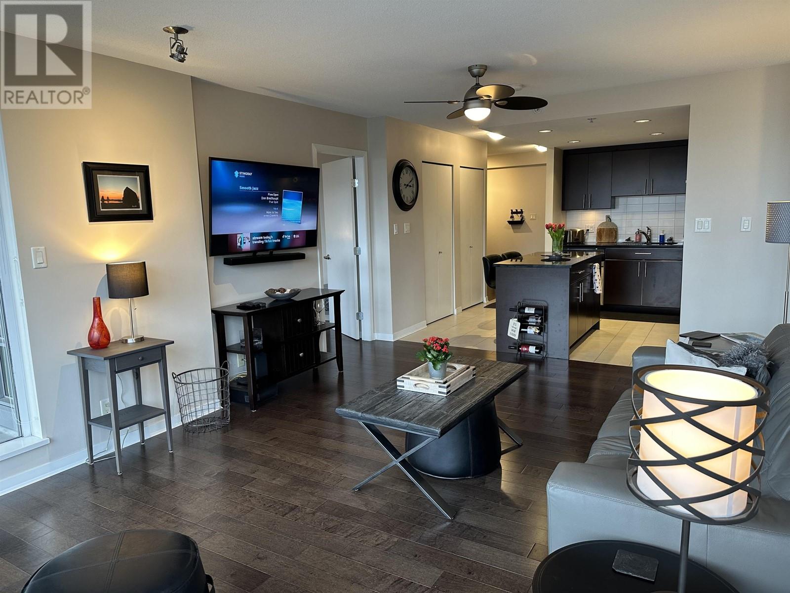604 575 Delestre Avenue, Coquitlam, British Columbia  V3K 0A6 - Photo 14 - R2857476