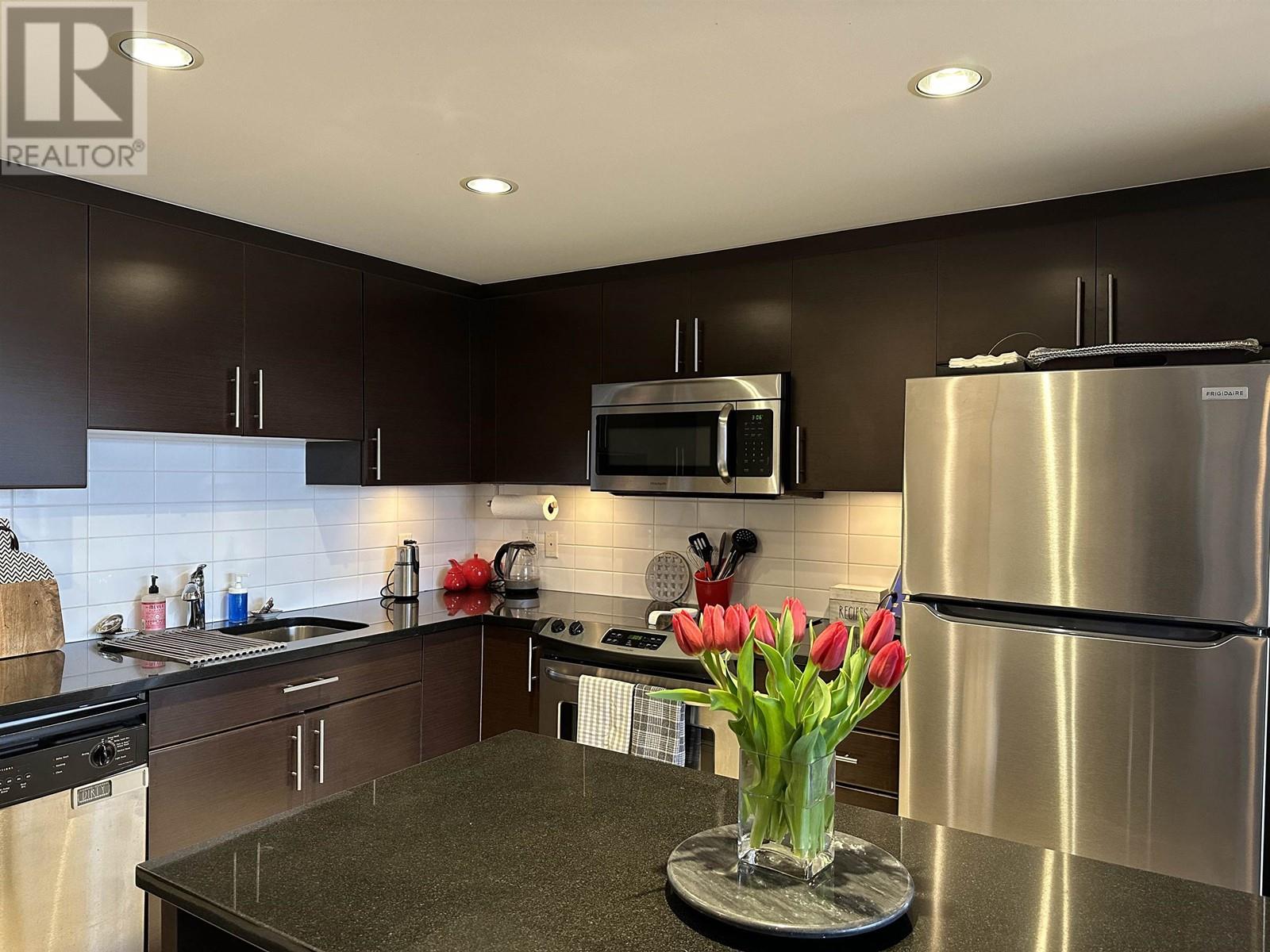 604 575 Delestre Avenue, Coquitlam, British Columbia  V3K 0A6 - Photo 17 - R2857476