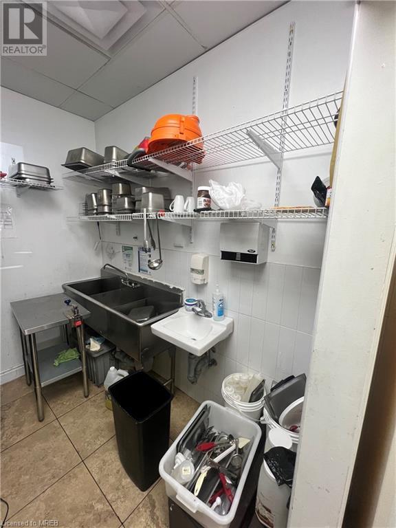 2 Castlewood Boulevard Unit# 3, Dundas, Ontario  L9H 7M8 - Photo 7 - 40551799