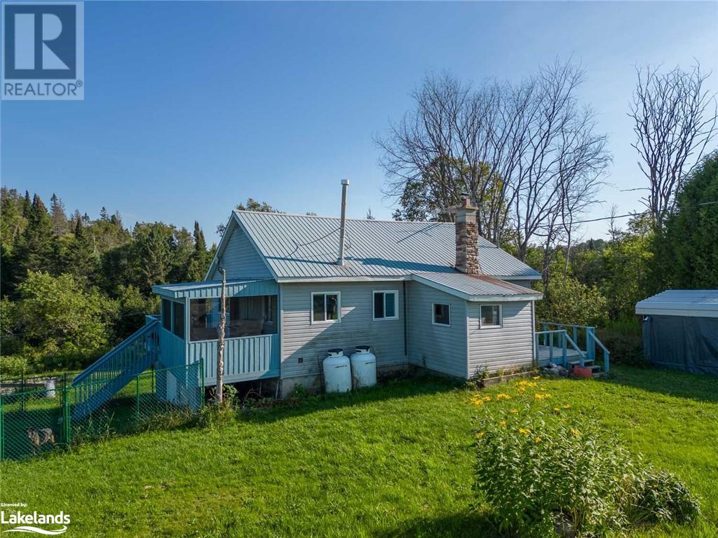 365 North Pickerel Lake Road, Burk's Falls, Ontario  P0A 1C0 - Photo 2 - 40547007
