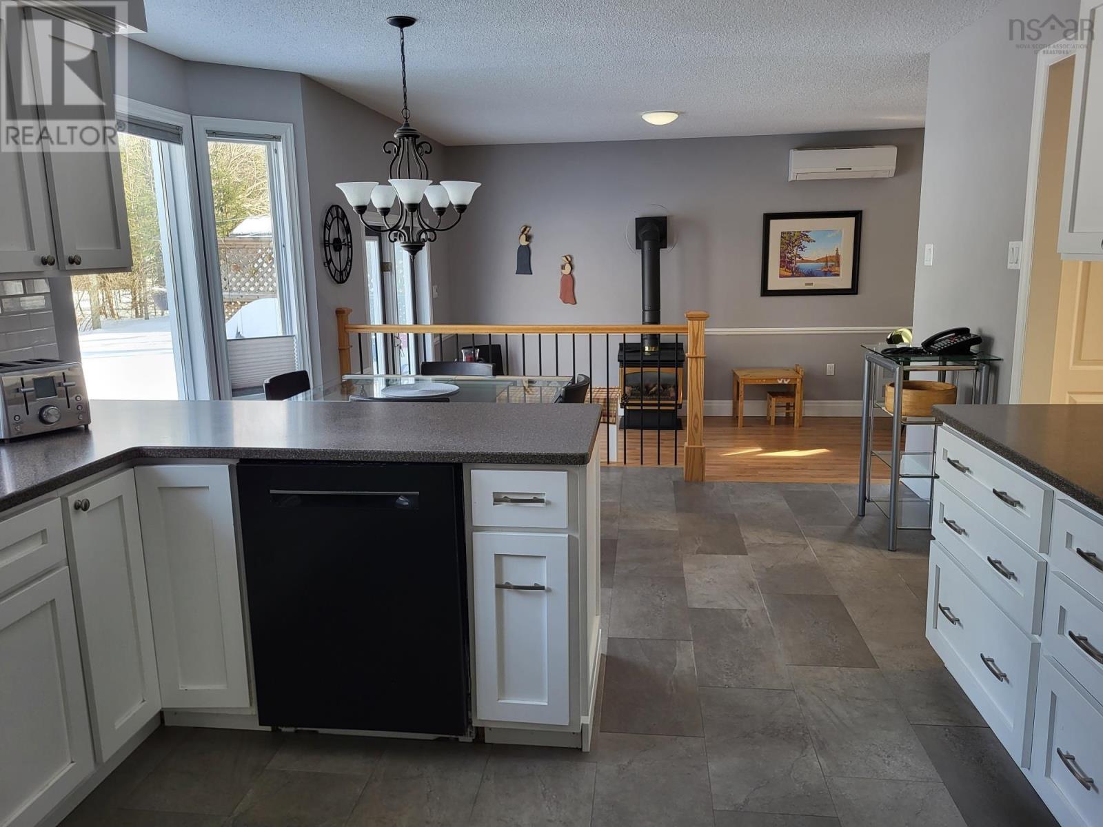 98 Terrabella Lane, Valley, Nova Scotia  B6L 2W2 - Photo 4 - 202404295