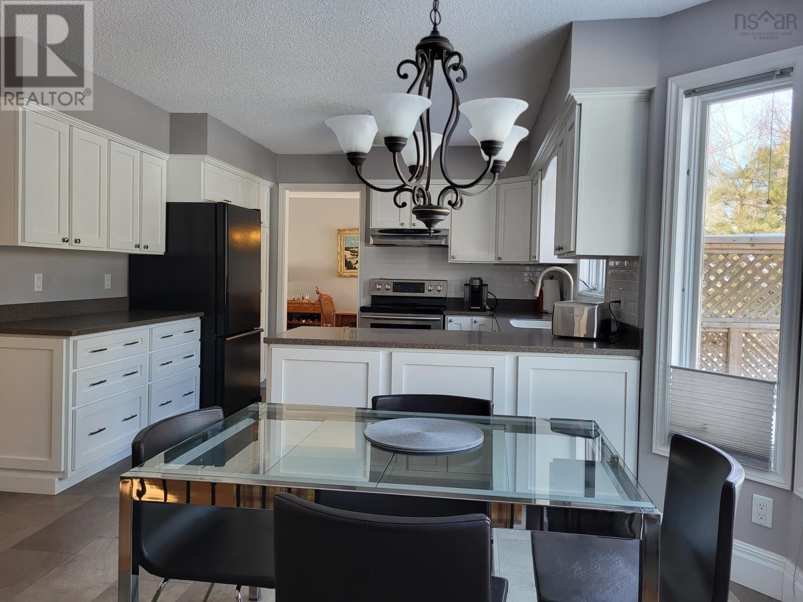 98 Terrabella Lane, Valley, Nova Scotia  B6L 2W2 - Photo 5 - 202404295