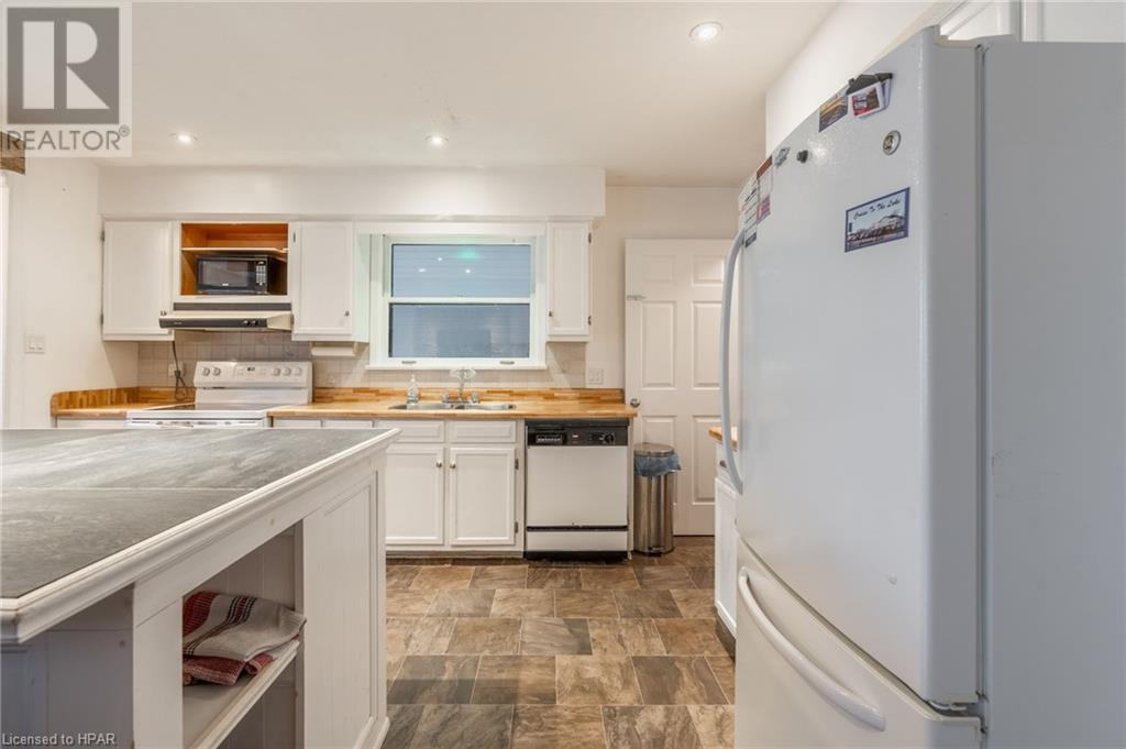90 Comox Crescent, Goderich, Ontario  N7A 3R1 - Photo 8 - 40552237