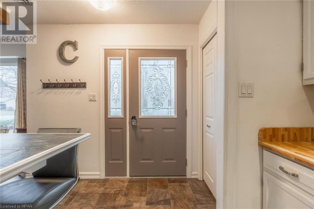 90 Comox Crescent, Goderich, Ontario  N7A 3R1 - Photo 4 - 40552237