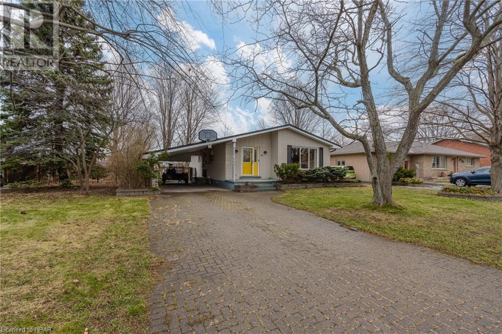 90 Comox Crescent, Goderich, Ontario  N7A 3R1 - Photo 2 - 40552237