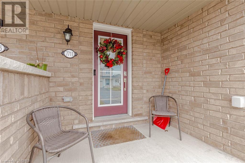 7711 Redbud Lane, Niagara Falls, Ontario  L2H 3S2 - Photo 3 - 40552042