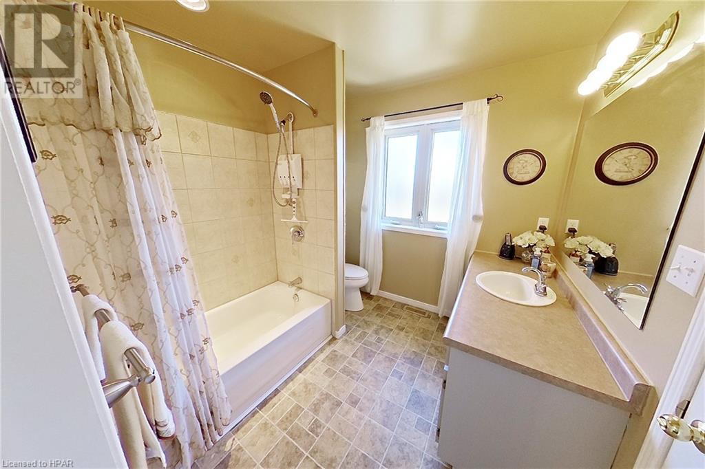 74720 Elm Crescent, Bayfield, Ontario  N0M 1G0 - Photo 16 - 40550908