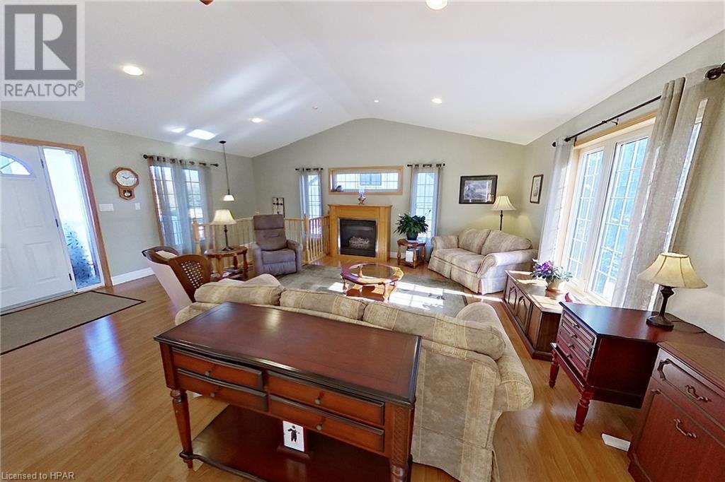 74720 Elm Crescent, Bayfield, Ontario  N0M 1G0 - Photo 8 - 40550908