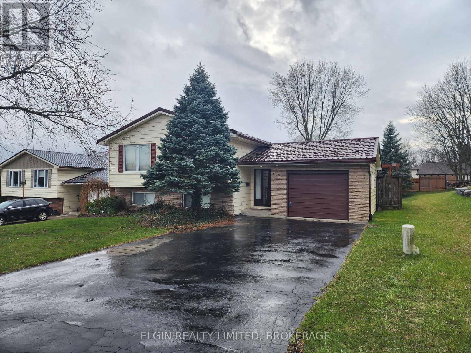 105 Dufferin St, Central Elgin, Ontario  N0L 1B0 - Photo 2 - X8131338