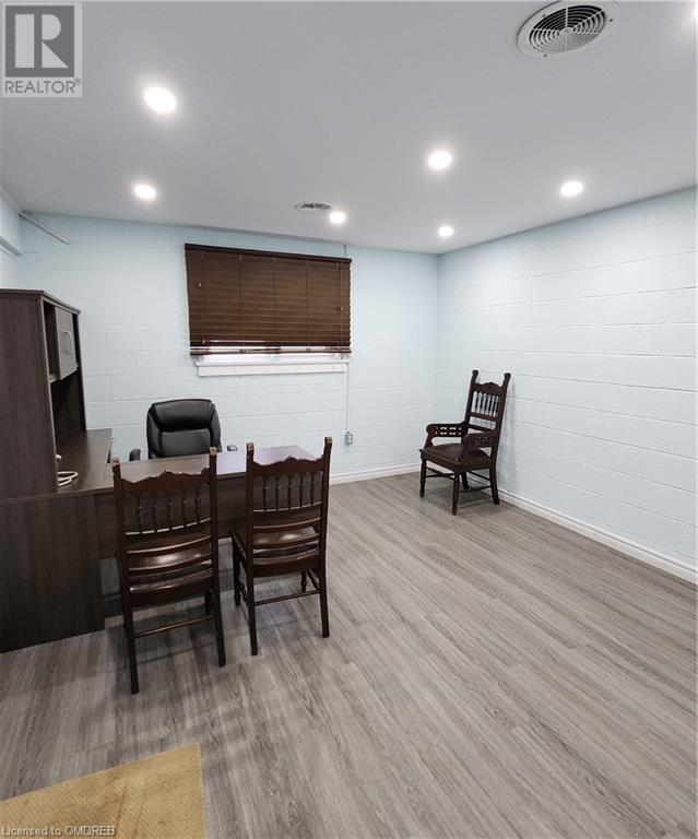 2437 Dundas Street, Burlington, Ontario  L7R 3X4 - Photo 11 - 40552329