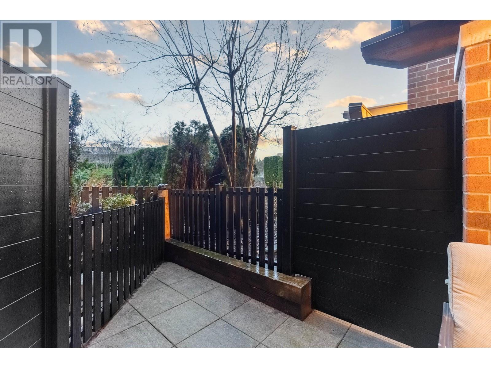 111 400 Klahanie Drive, Port Moody, British Columbia  V3H 5K9 - Photo 11 - R2857581