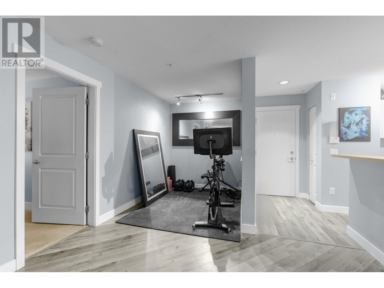 111 400 Klahanie Drive, Port Moody, British Columbia  V3H 5K9 - Photo 3 - R2857581