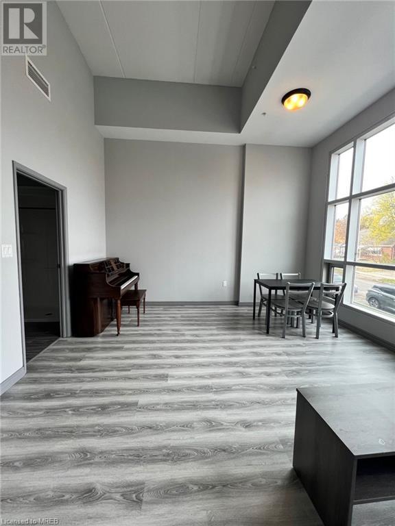 275 Larch Street Unit# G107, Waterloo, Ontario  N2L 3R2 - Photo 6 - 40551929