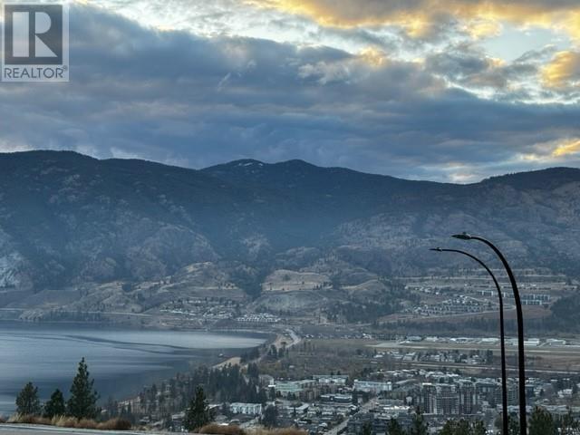3304 Evergreen Drive, Penticton, British Columbia  V2A 9A9 - Photo 52 - 201900