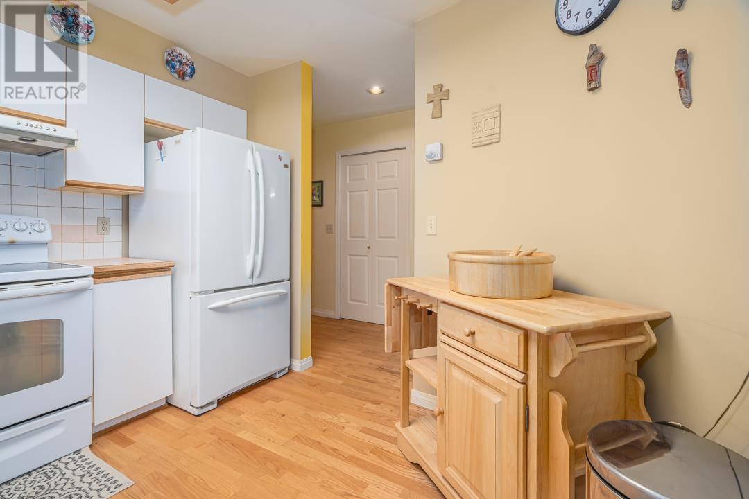 218 6735 Station Hill Court, Burnaby, British Columbia  V3N 4W5 - Photo 9 - R2857654