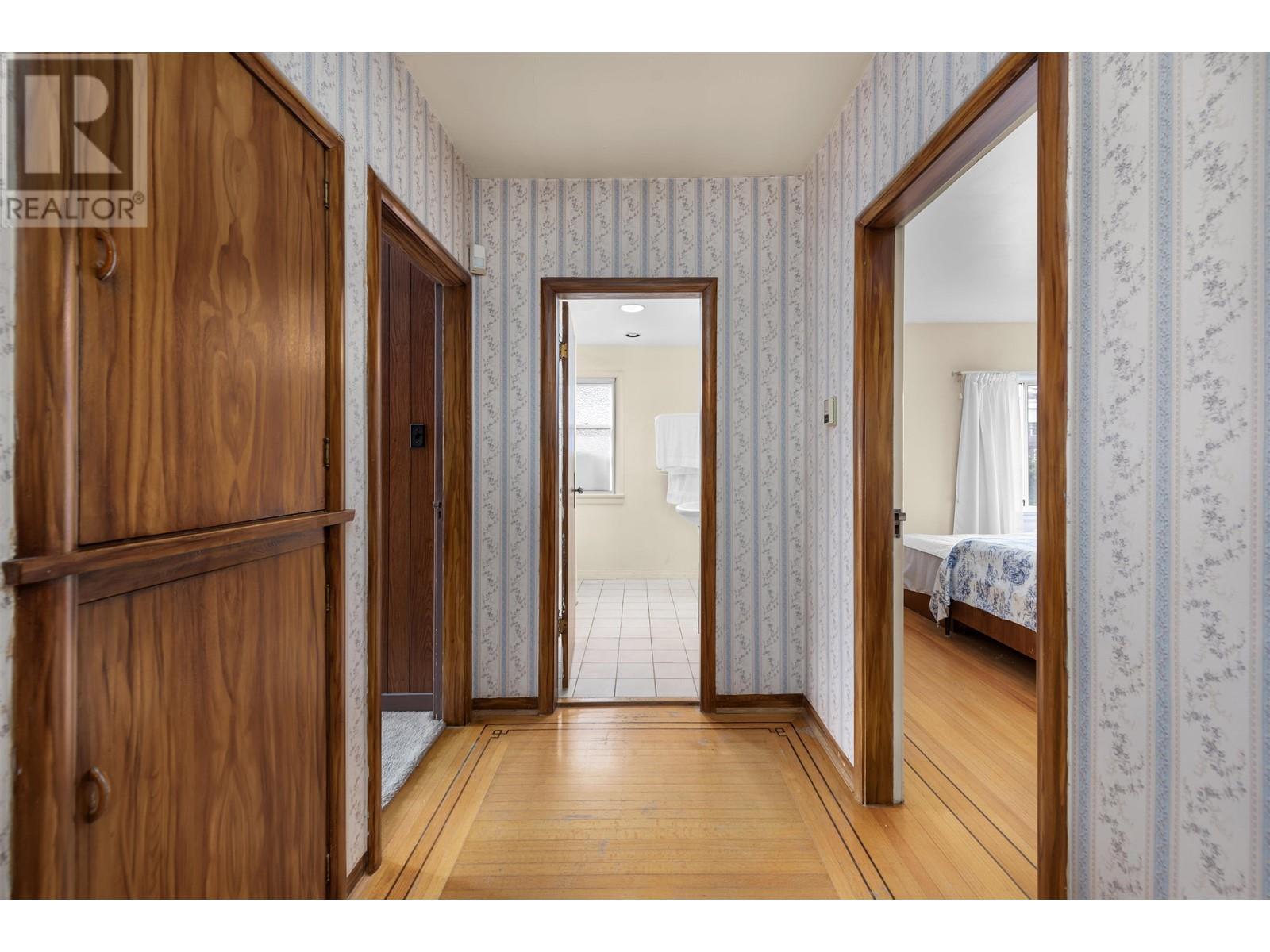 1736 W 57th Avenue, Vancouver, British Columbia  V6P 1T4 - Photo 17 - R2857613