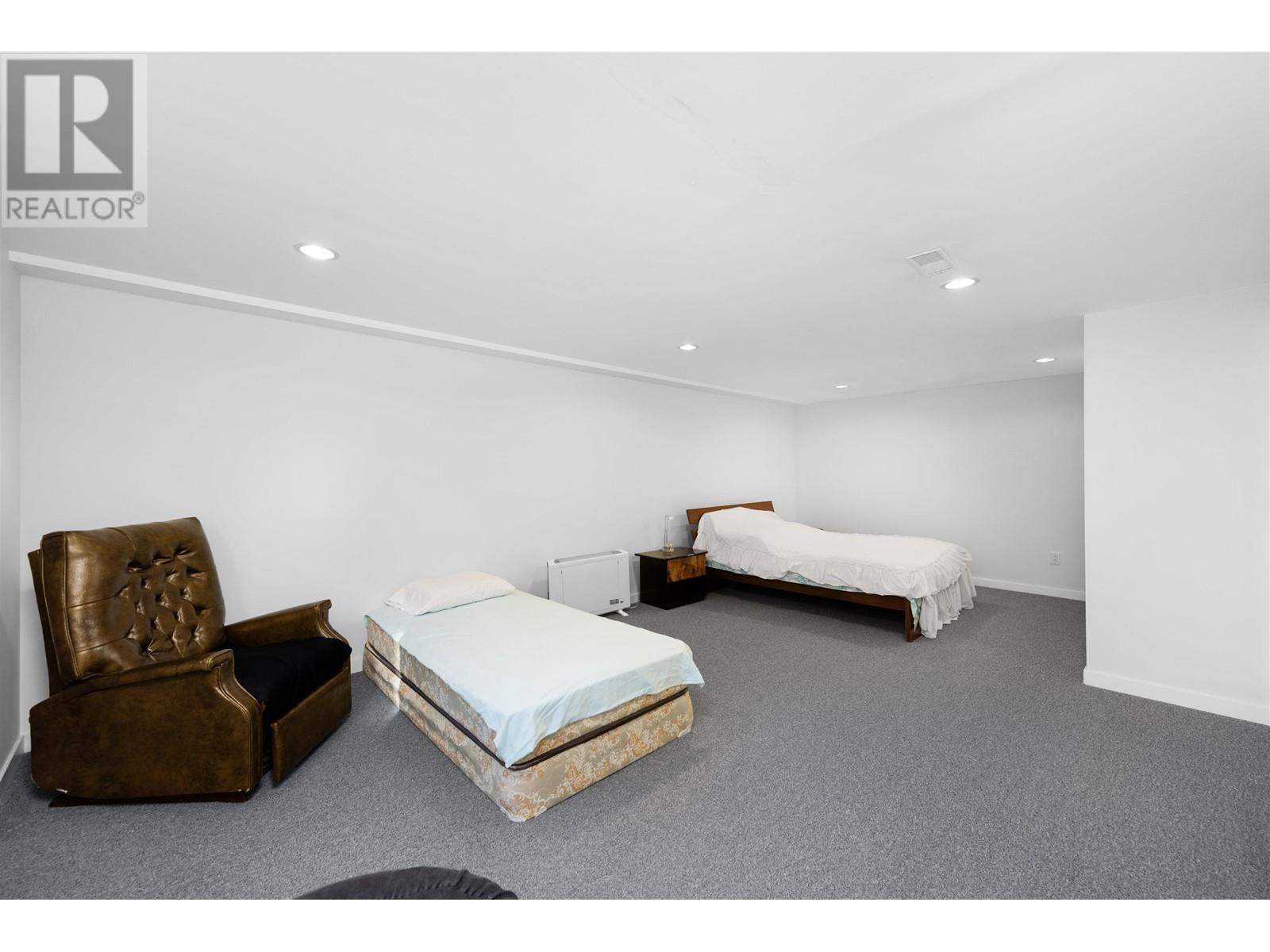 1736 W 57th Avenue, Vancouver, British Columbia  V6P 1T4 - Photo 27 - R2857613