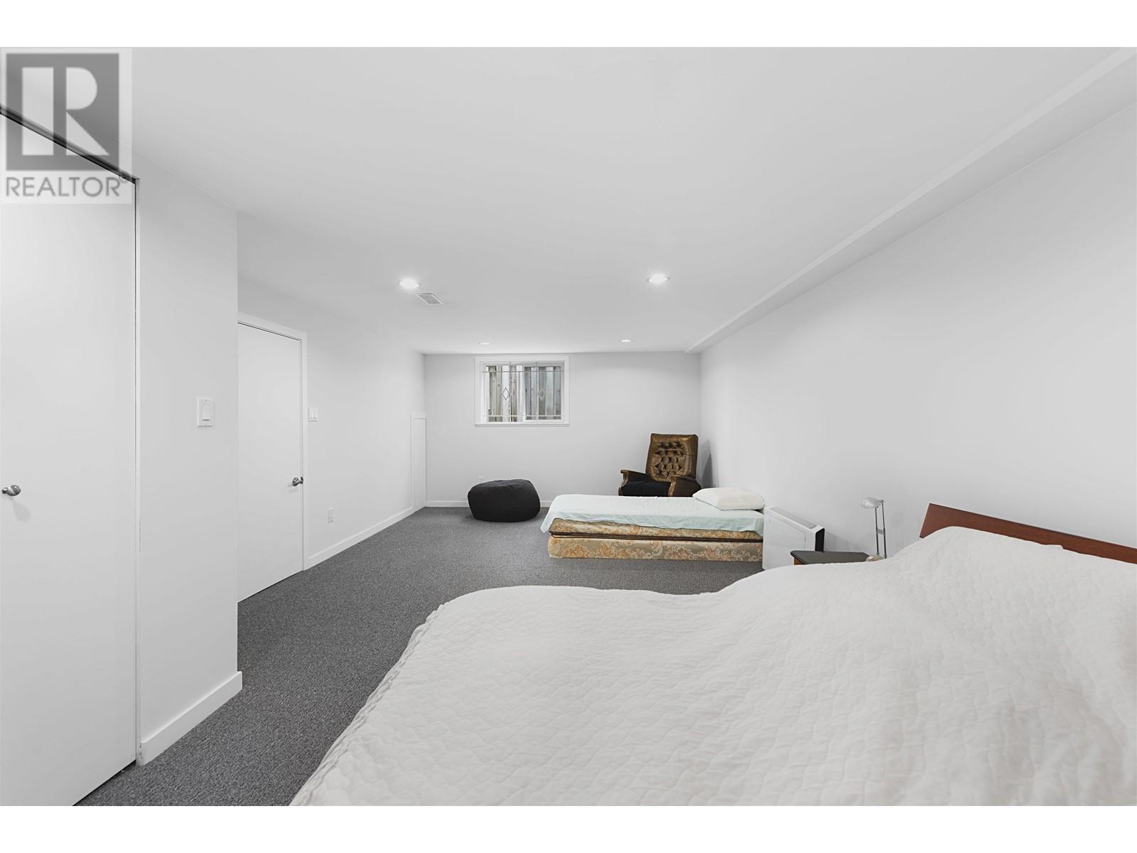 1736 W 57th Avenue, Vancouver, British Columbia  V6P 1T4 - Photo 29 - R2857613