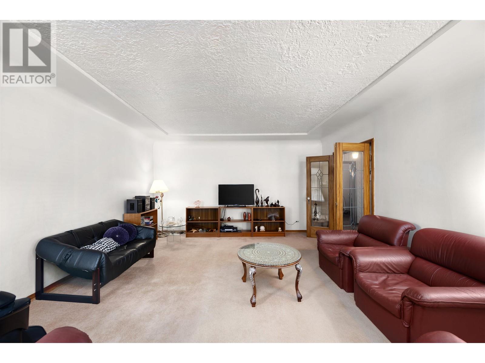 1736 W 57th Avenue, Vancouver, British Columbia  V6P 1T4 - Photo 4 - R2857613
