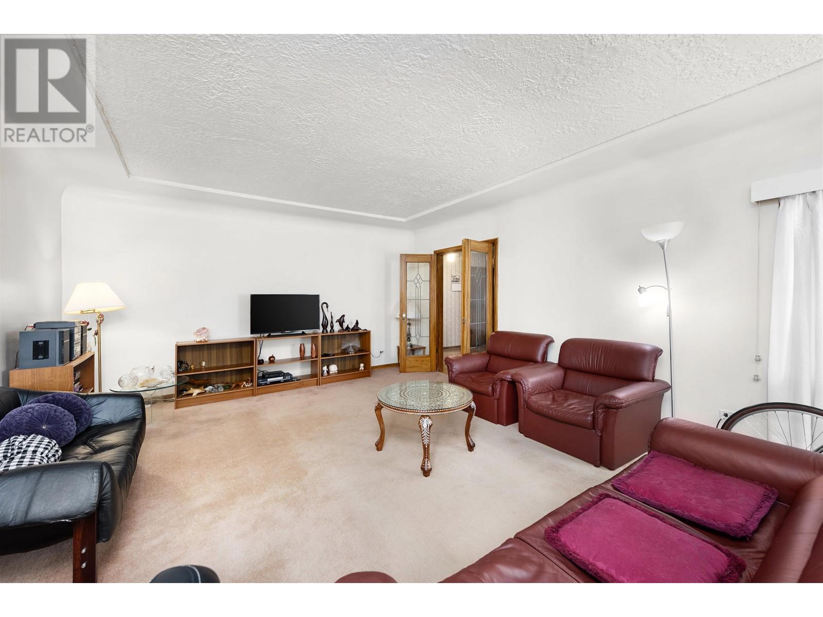 1736 W 57th Avenue, Vancouver, British Columbia  V6P 1T4 - Photo 5 - R2857613