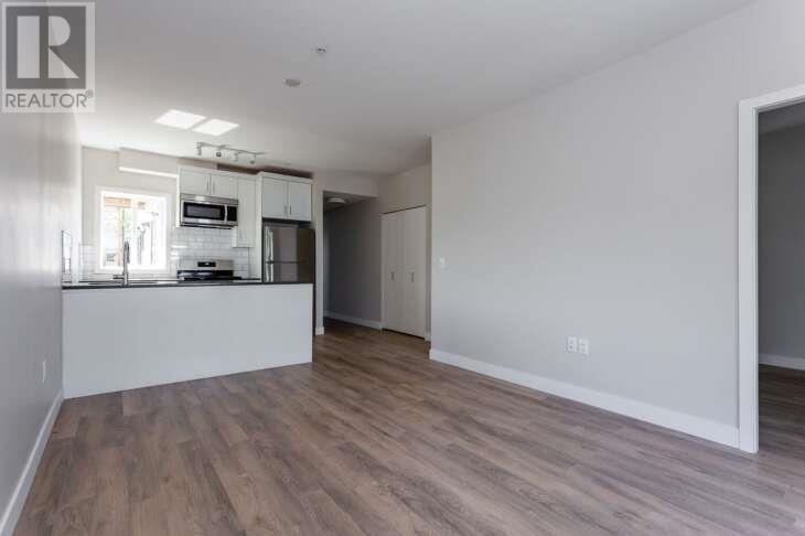 Listing Picture 6 of 16 : 754-758 E BROADWAY, Vancouver / 溫哥華 - 魯藝地產 Yvonne Lu Group - MLS Medallion Club Member
