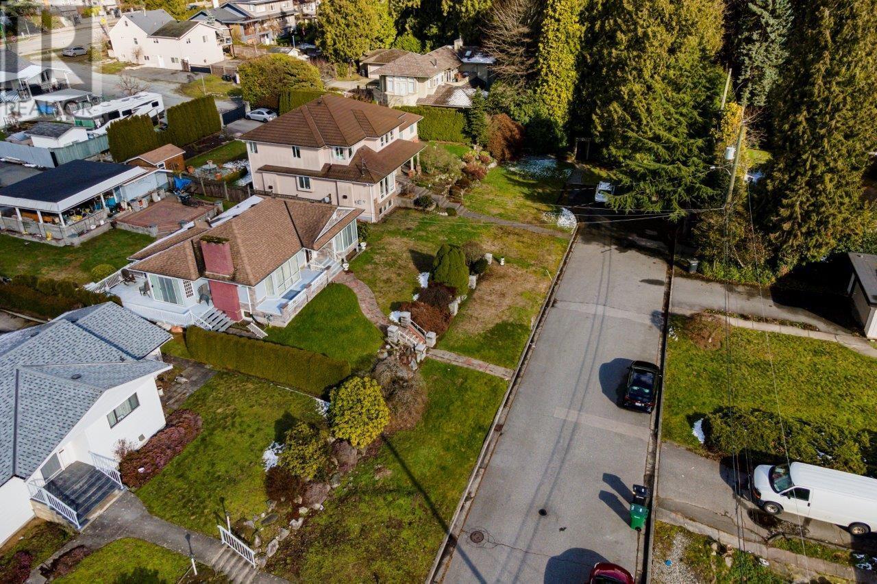 4657 Neville Street, Burnaby, British Columbia  V5J 2H2 - Photo 4 - R2857648