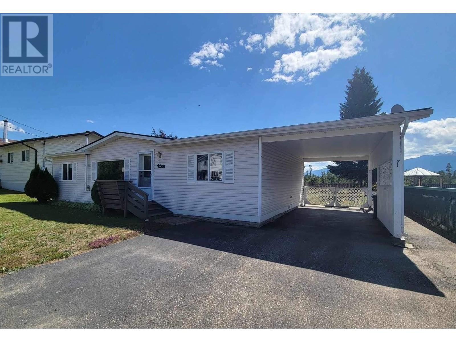 1265 9th Avenue, Valemount, British Columbia  V0E 2Z0 - Photo 2 - R2857819