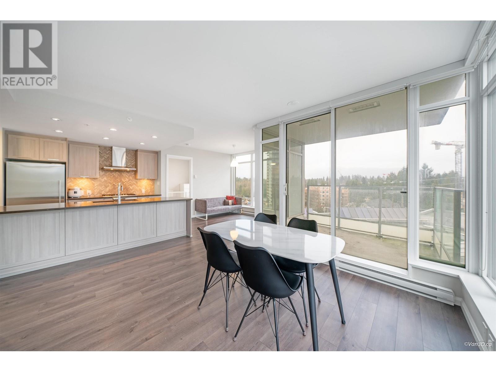 907 520 Como Lake Avenue, Coquitlam, British Columbia  V3J 0E8 - Photo 3 - R2857716