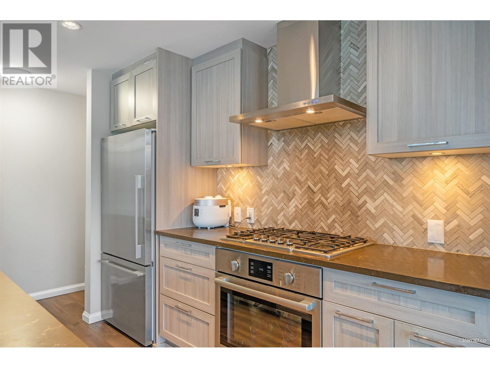 907 520 Como Lake Avenue, Coquitlam, British Columbia  V3J 0E8 - Photo 7 - R2857716