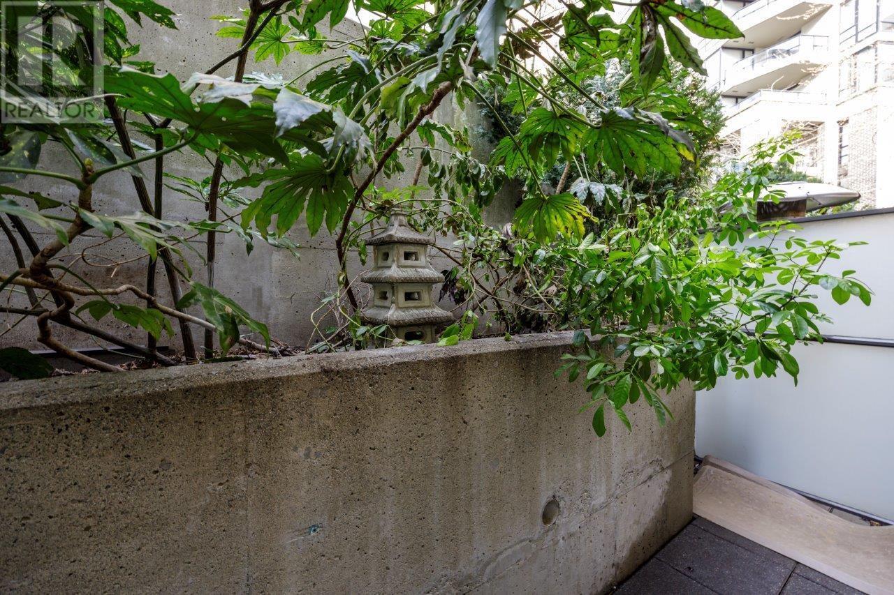 160 W 1st Street, North Vancouver, British Columbia  V7M 1A9 - Photo 19 - R2857775