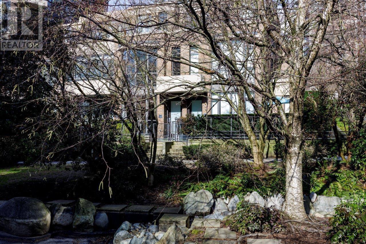 160 W 1st Street, North Vancouver, British Columbia  V7M 1A9 - Photo 33 - R2857775