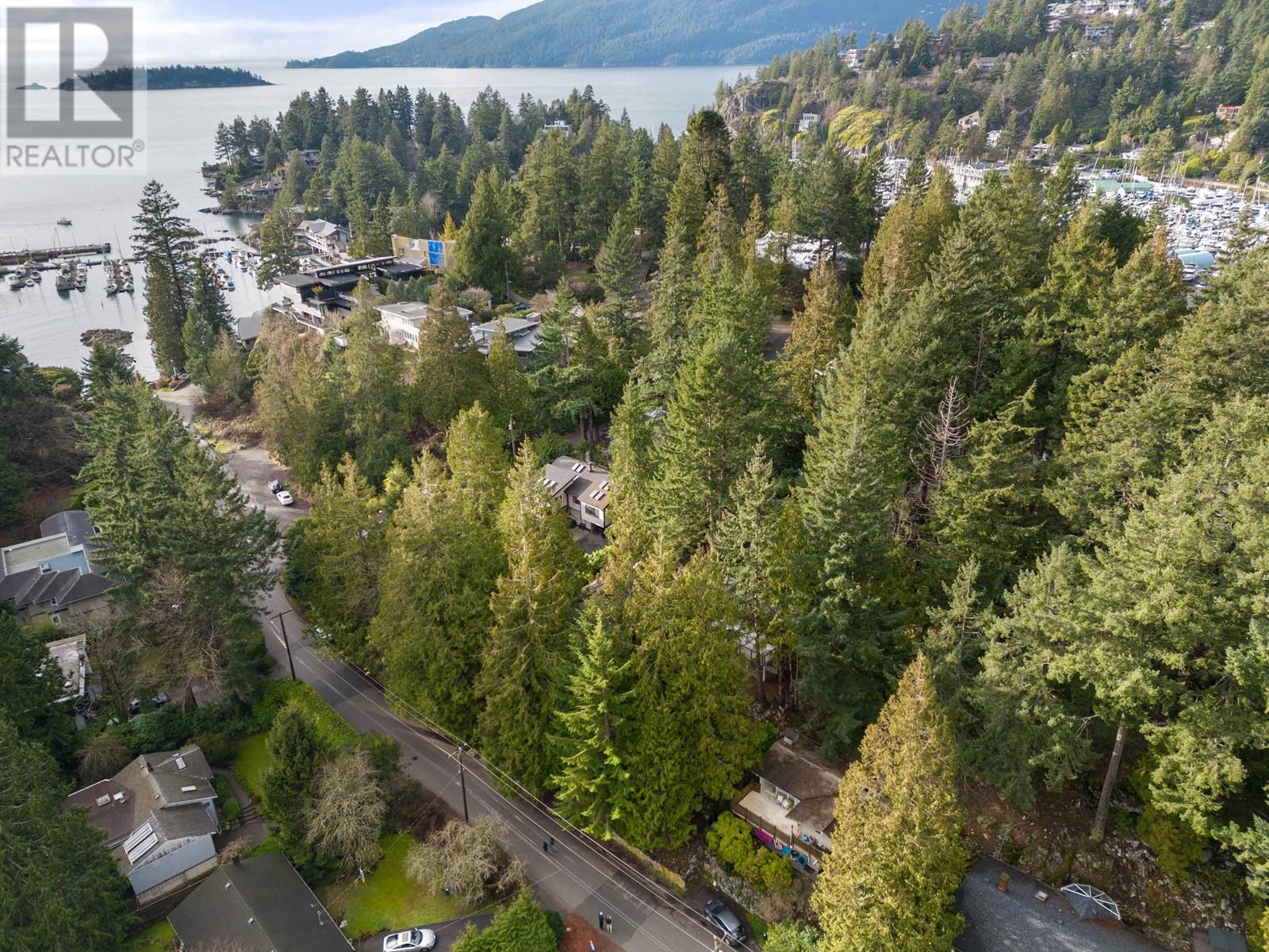 5677 Eagle Harbour Road, West Vancouver, British Columbia  V7W 1P4 - Photo 13 - R2857764