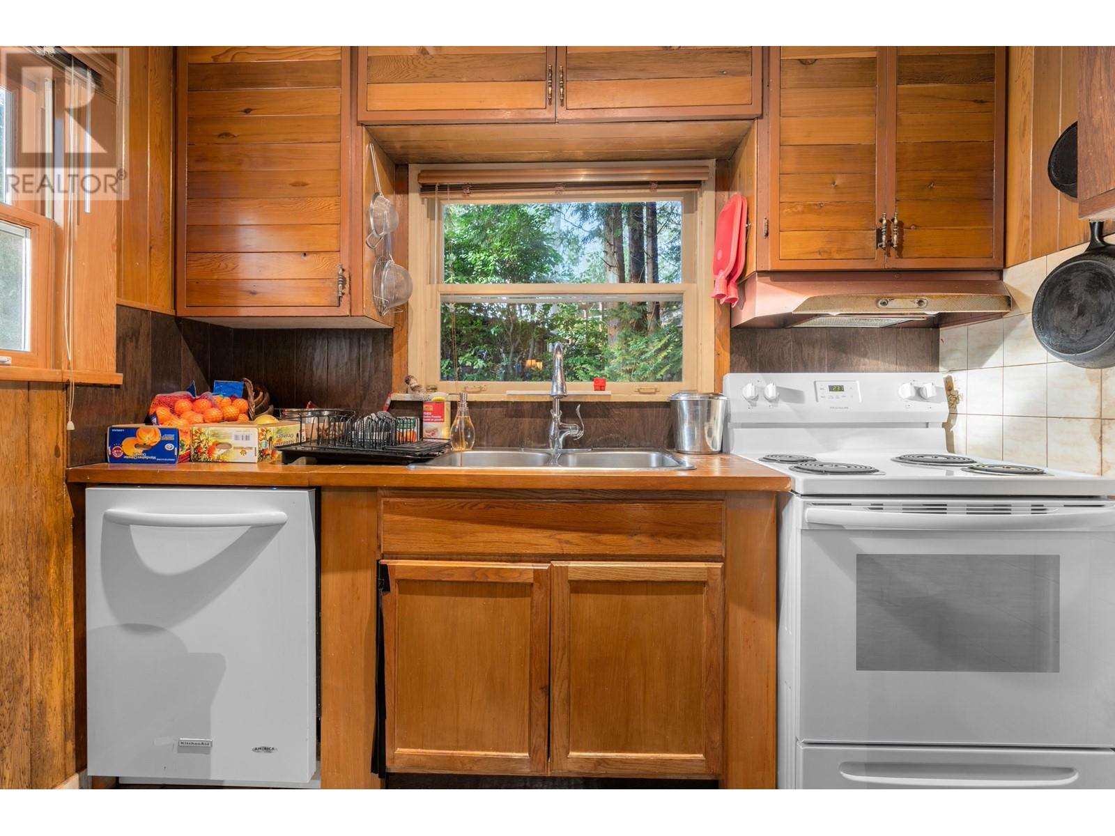5677 Eagle Harbour Road, West Vancouver, British Columbia  V7W 1P4 - Photo 26 - R2857764