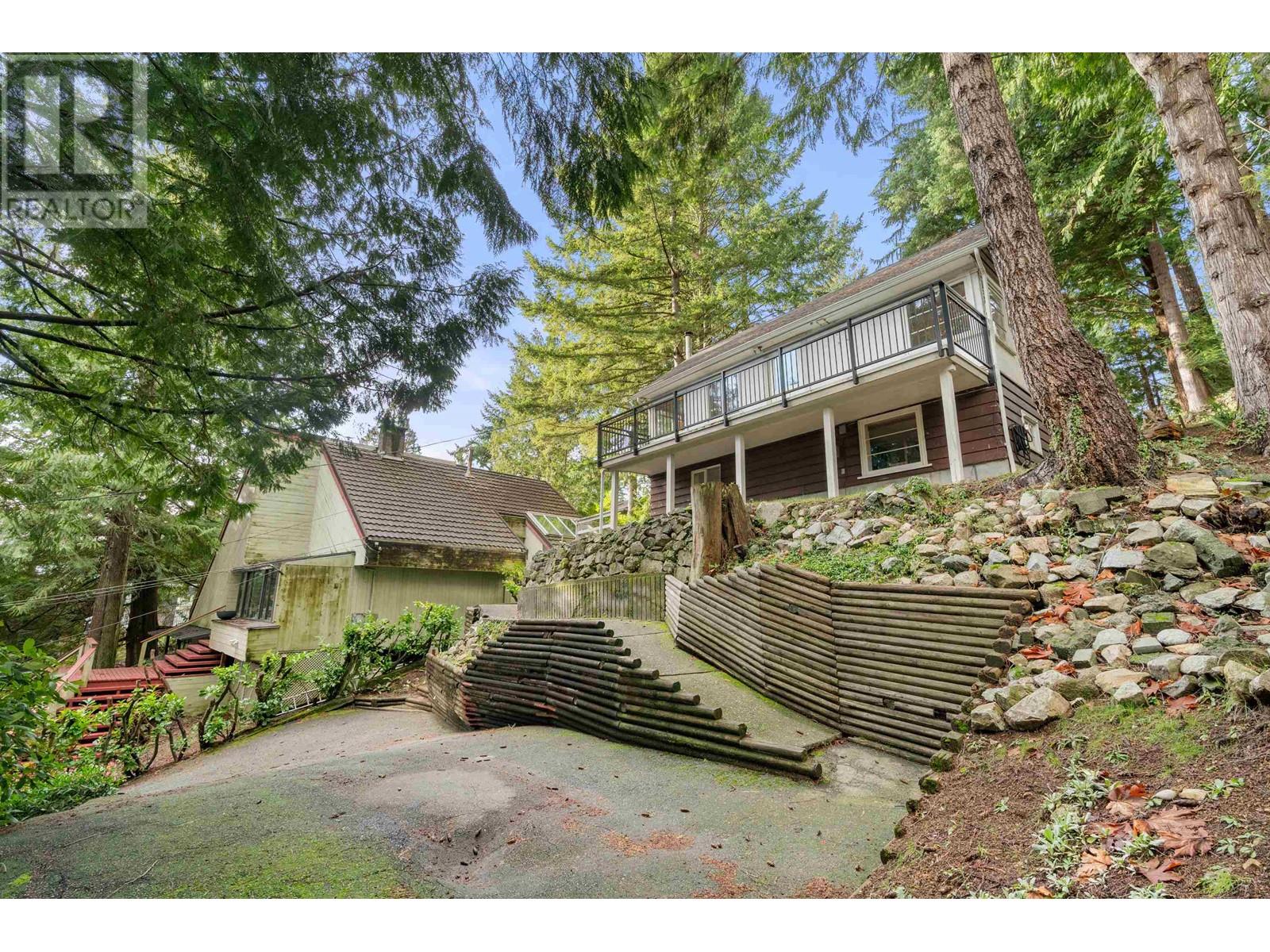 5677 Eagle Harbour Road, West Vancouver, British Columbia  V7W 1P4 - Photo 3 - R2857764