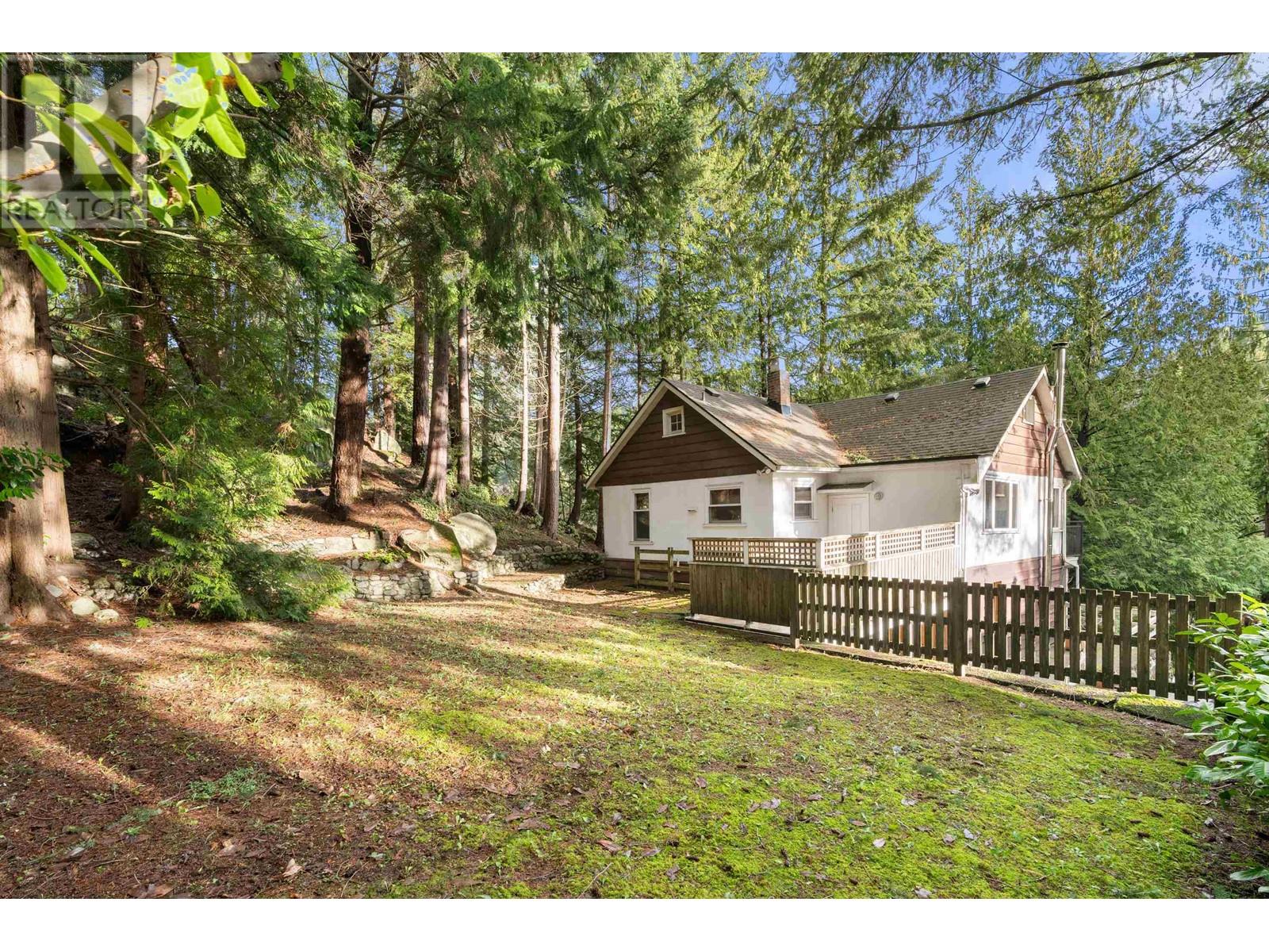 5677 Eagle Harbour Road, West Vancouver, British Columbia  V7W 1P4 - Photo 4 - R2857764