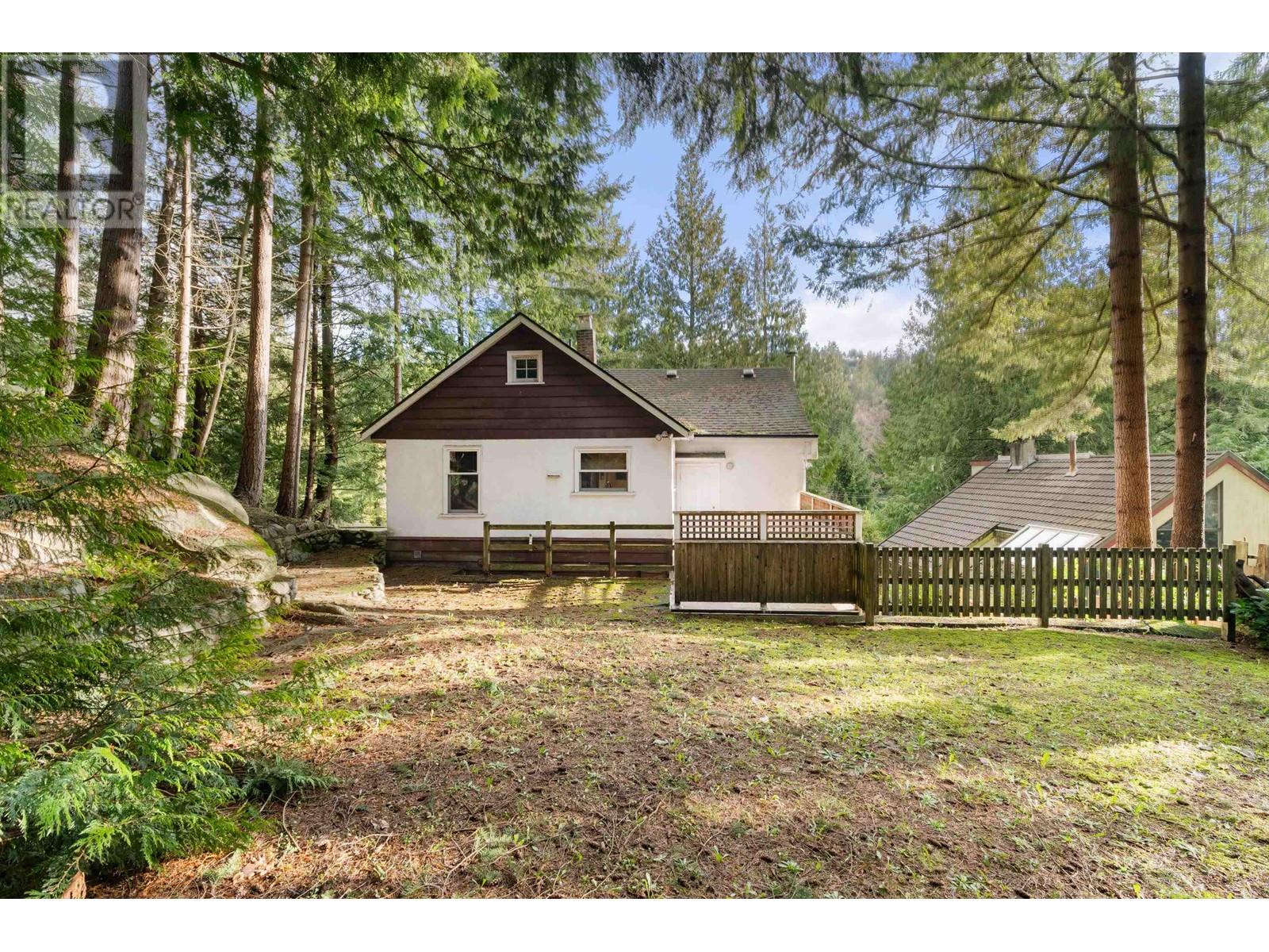 5677 Eagle Harbour Road, West Vancouver, British Columbia  V7W 1P4 - Photo 5 - R2857764