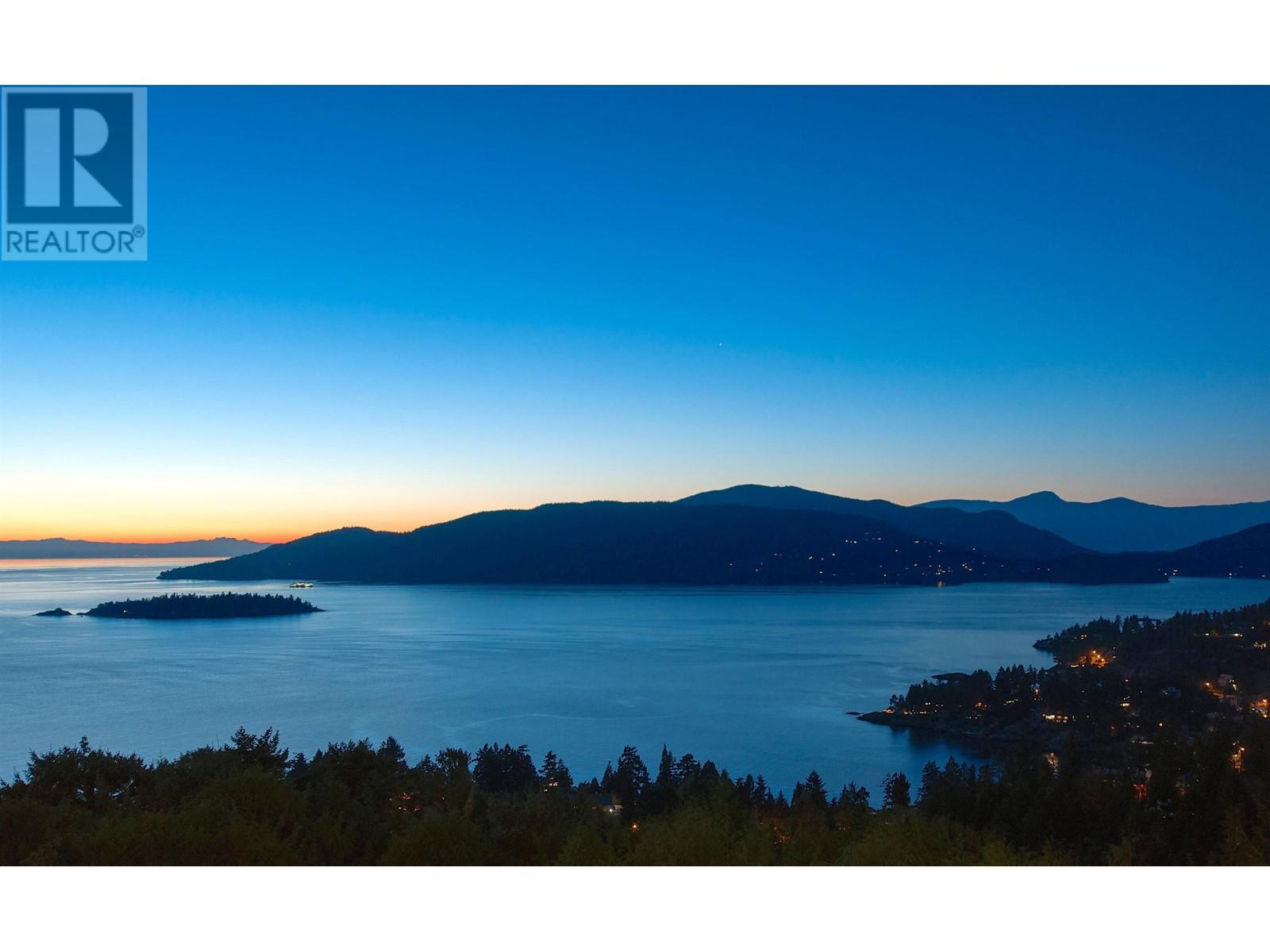 5423 Monte Bre Place, West Vancouver, British Columbia  V7W 3A8 - Photo 1 - R2857803