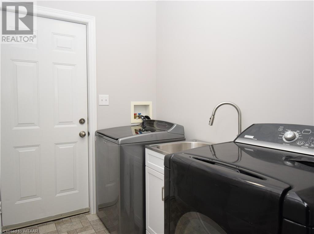 517 Hummingbird Crescent, Woodstock, Ontario  N4T 1V9 - Photo 10 - 40540138
