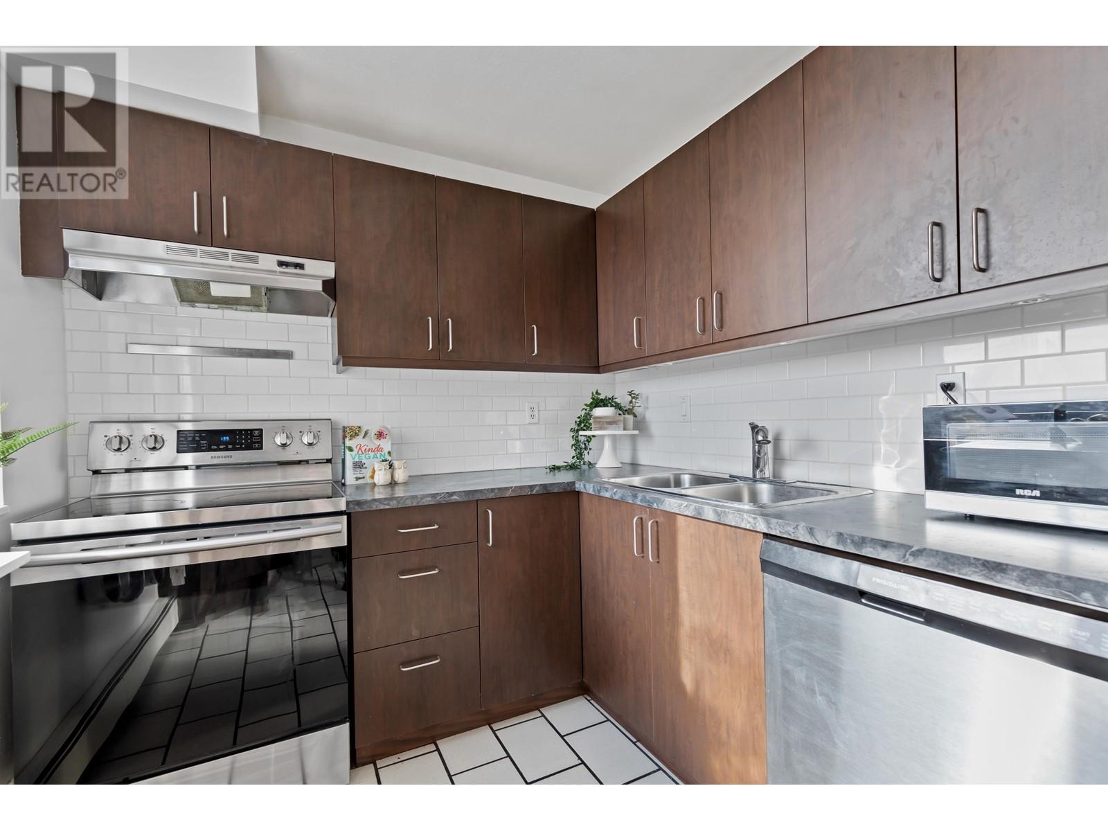 1703 9280 Salish Court, Burnaby, British Columbia  V3J 7J8 - Photo 8 - R2857720