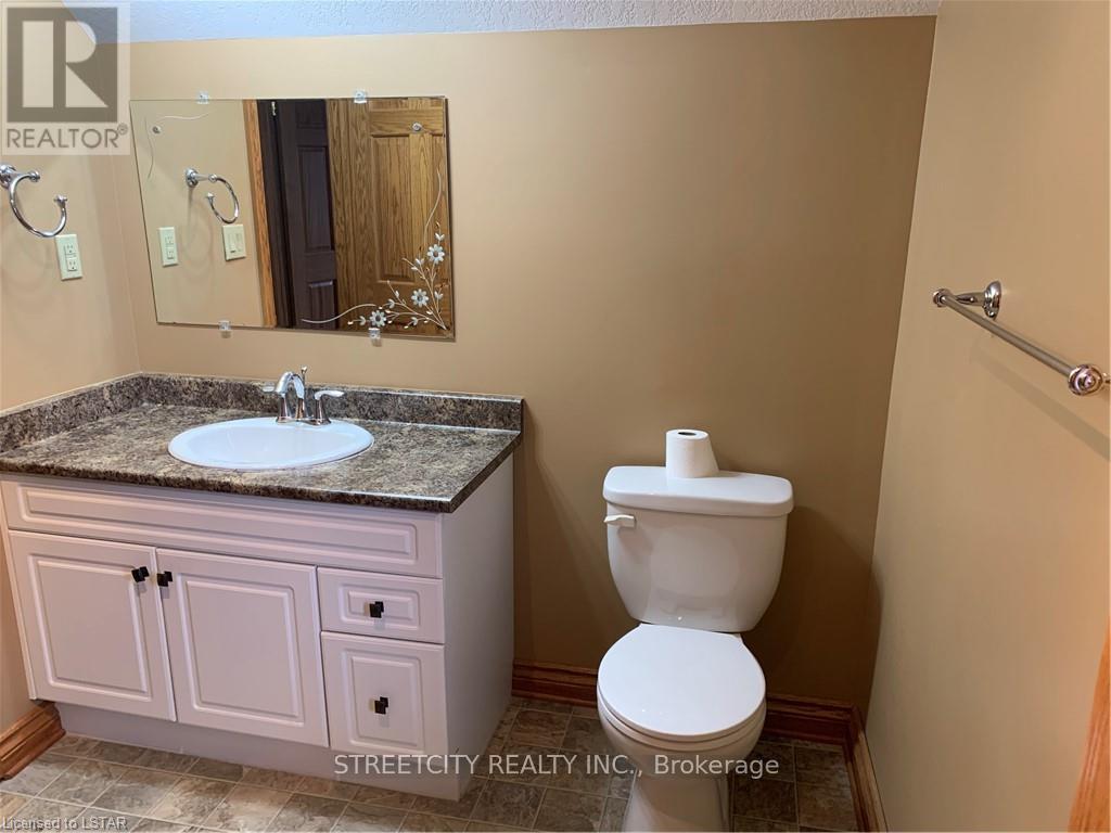3677 Montrose St, Southwest Middlesex, Ontario  N0L 1M0 - Photo 26 - X8133190