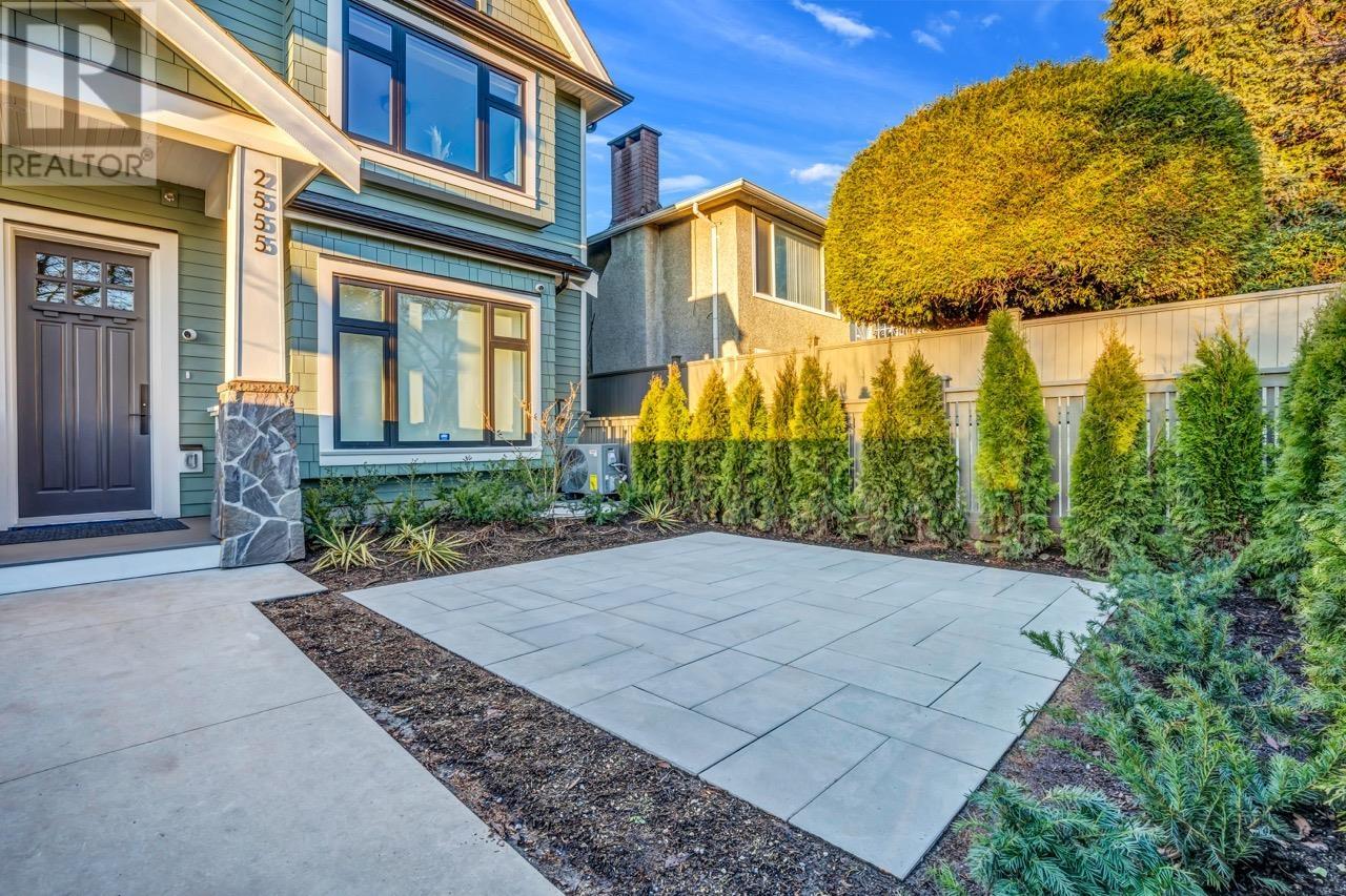 2555 E 7th Avenue, Vancouver, British Columbia  V5M 1T3 - Photo 4 - R2857866