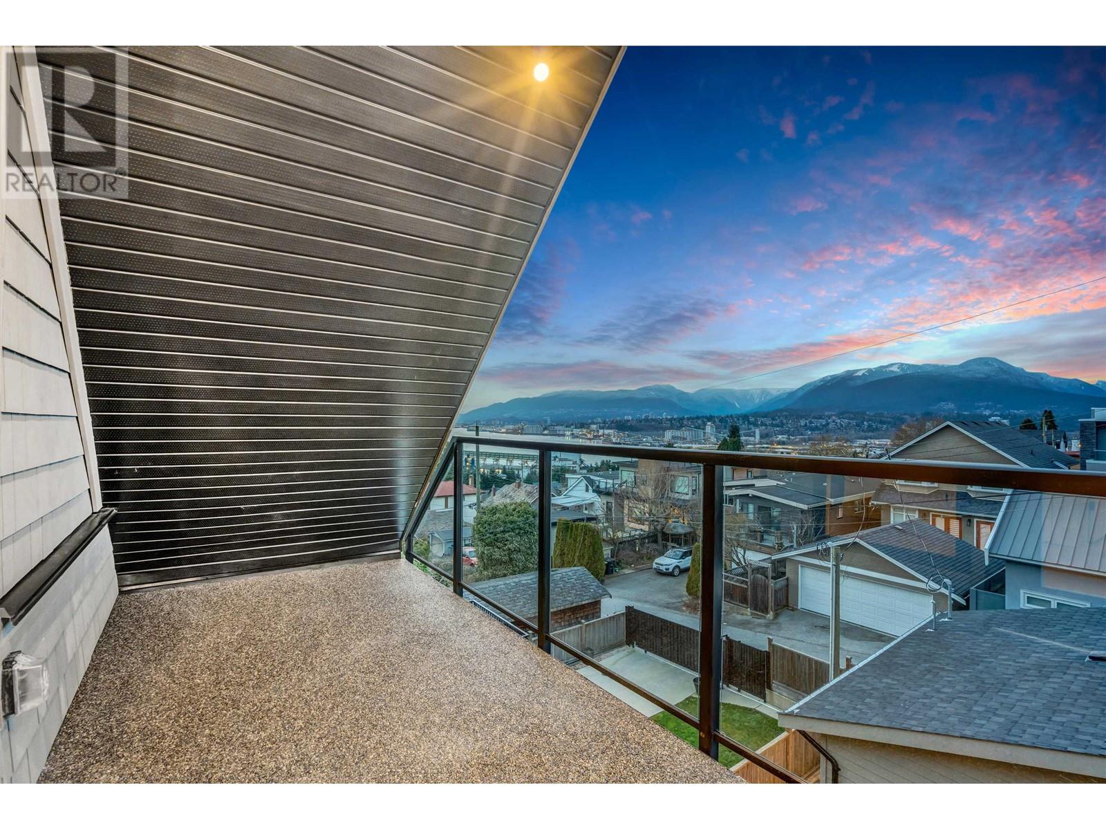 3653 Eton Street, Vancouver, British Columbia  V5K 1K8 - Photo 3 - R2857897