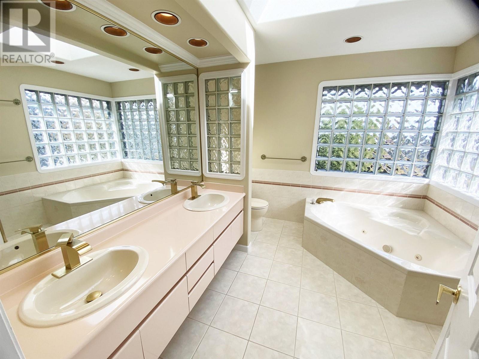 4726 Stahaken Court, Tsawwassen, British Columbia  V4M 4B9 - Photo 17 - R2857917