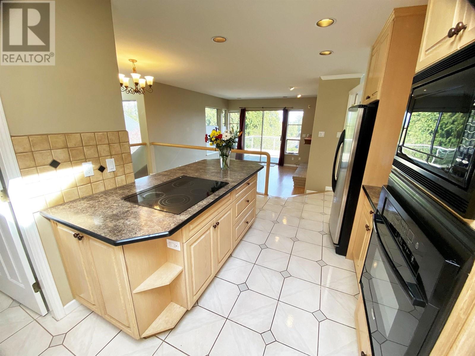 4726 Stahaken Court, Tsawwassen, British Columbia  V4M 4B9 - Photo 4 - R2857917